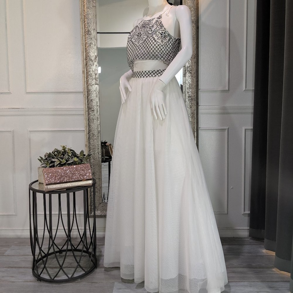 Black & White Formal Evening Prom Dress Gown